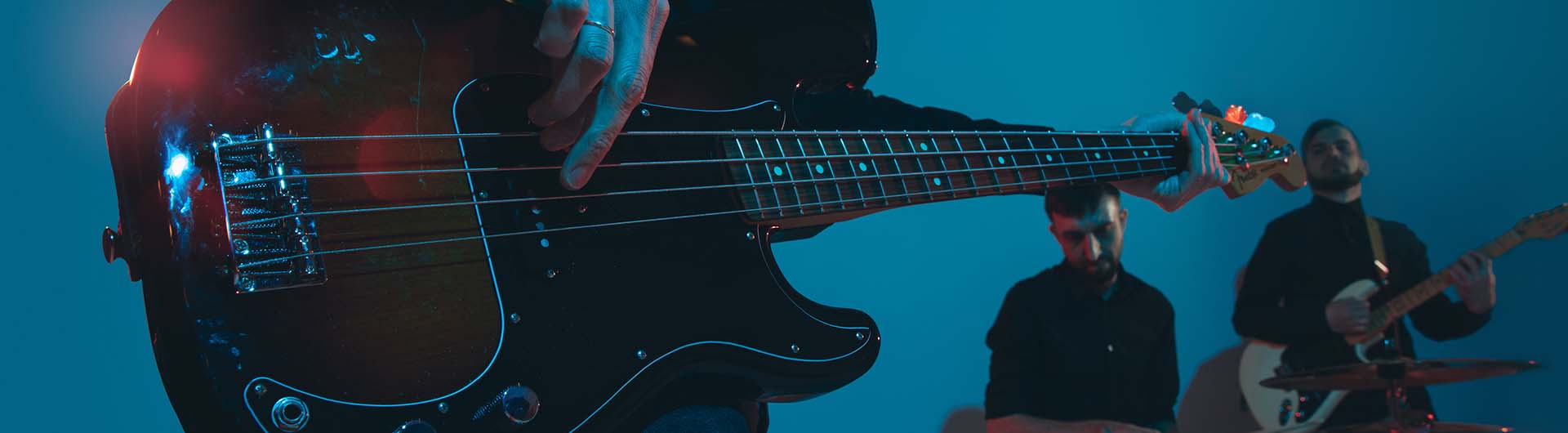Kelas Gitar Profesional: Dari Chord Dasar hingga Fingerstyle